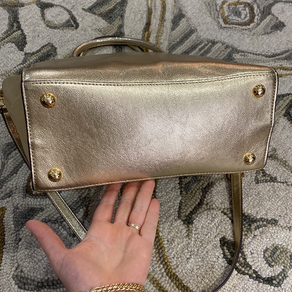 💕 Michael Kors gold leather large top satchel bag gorgeous 💕 - Picture 9 of 17